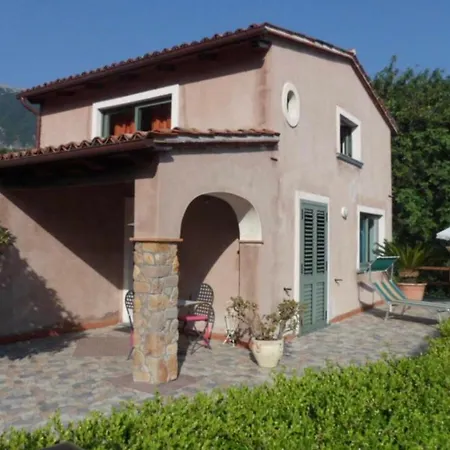 Villa Paradiso *